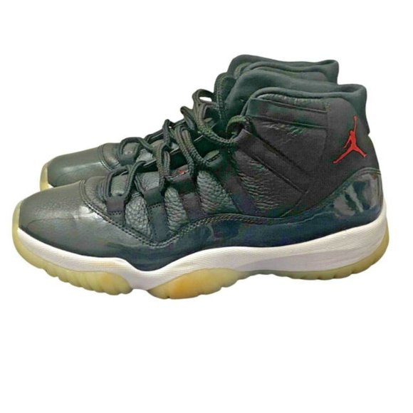 Size 8.5- Nike Air Jordan Retro 11 72-10  Men\'s 2015 378037-002